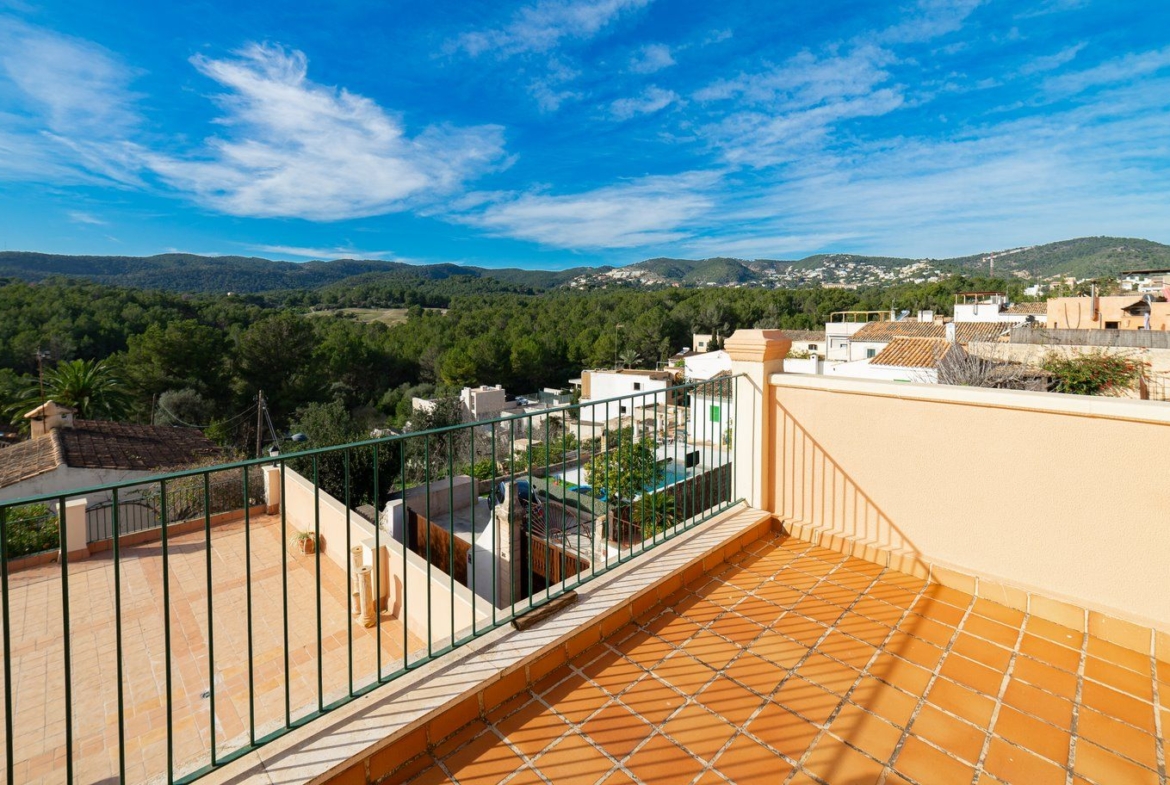Casa familiar con piscina y vistas al Bosque de Bellver, Son Rapinya