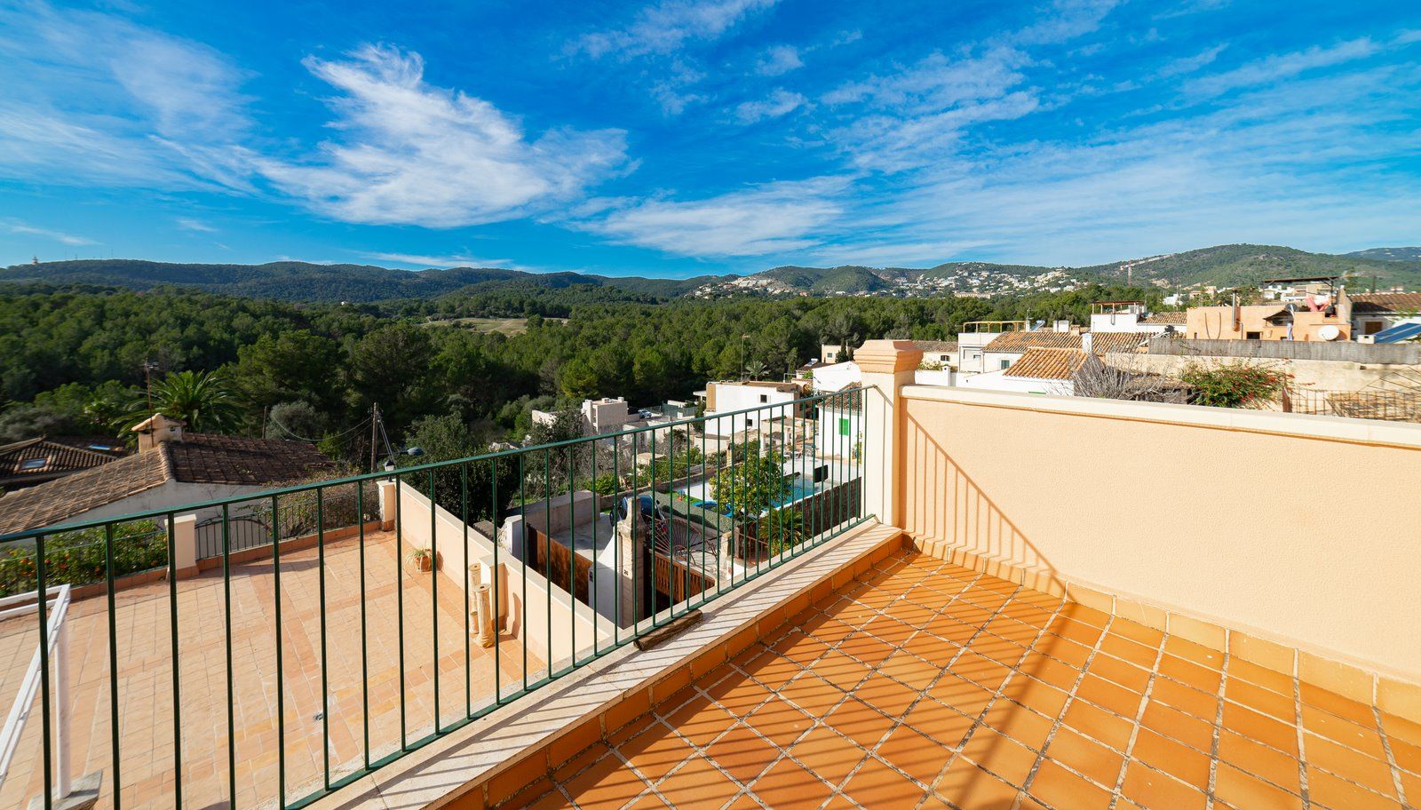12-1240-Villasyfincasmallorca.jpg Casa familiar con piscina y vistas al Bosque de Bellver, Son Rapinya