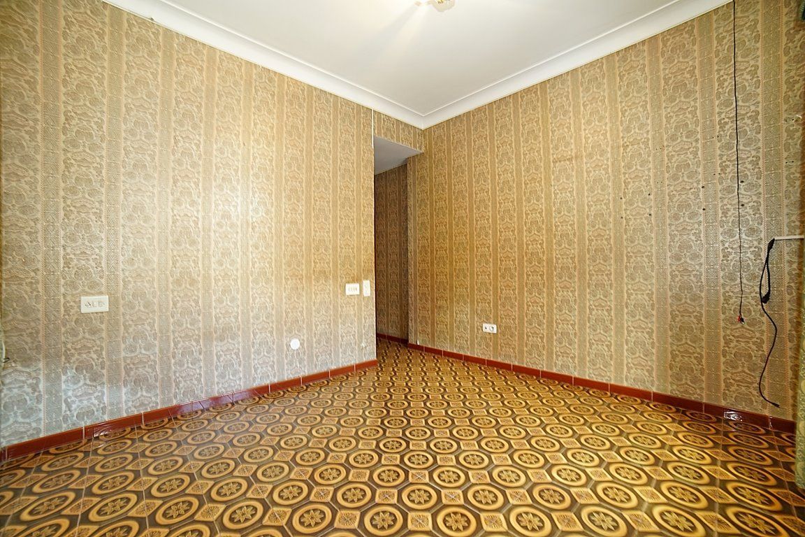 Casa de pueblo en venta en Binissalem con patio y nave anexa