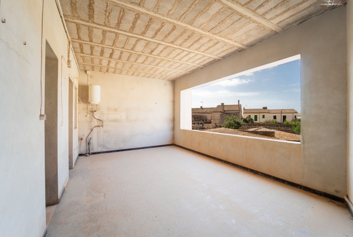 Dreigeschossiges Eckhaus mit Aussicht in Ses Salines