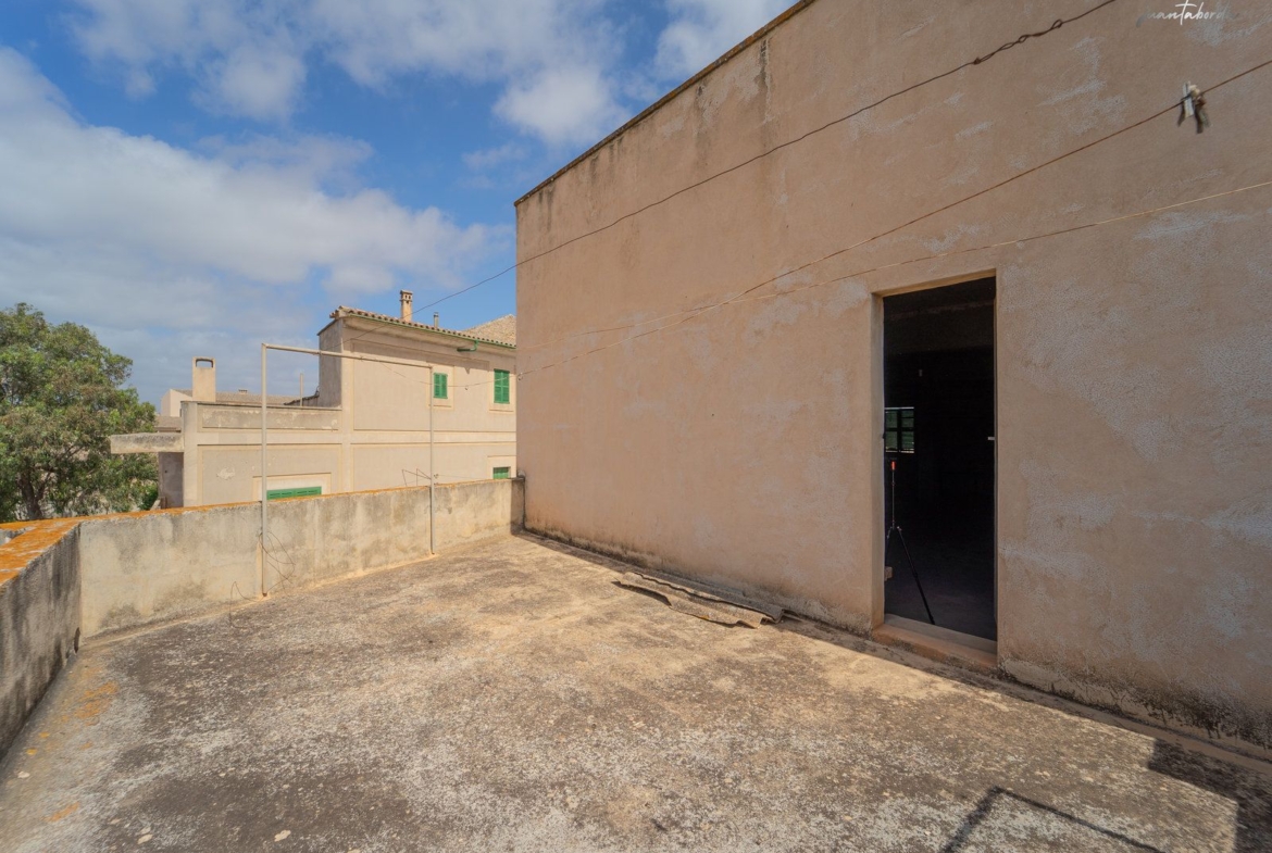 Dreigeschossiges Eckhaus mit Aussicht in Ses Salines