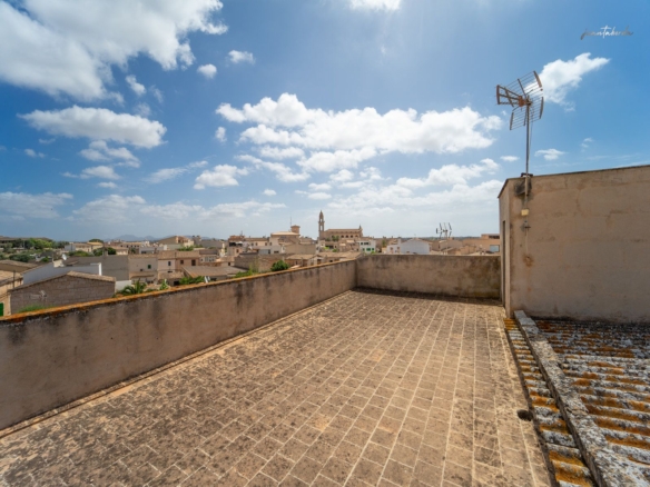 Casa de tres plantas con vistas en Ses Salines