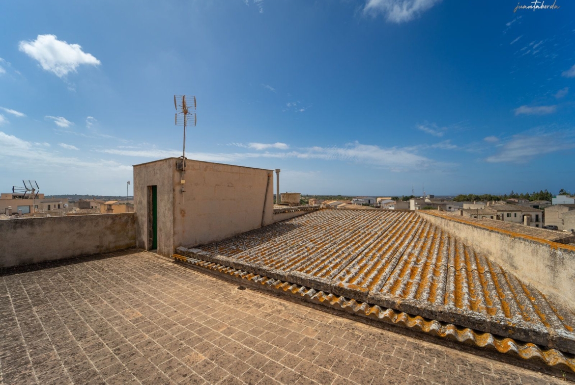 Dreigeschossiges Eckhaus mit Aussicht in Ses Salines