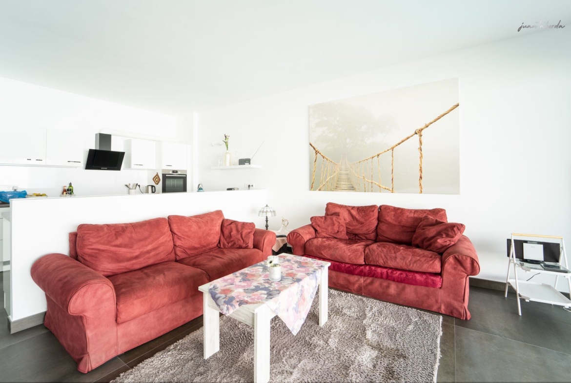 Casa de pueblo con piscina en Campos — 240 m², 5 dormitorios, dos plantas independientes
