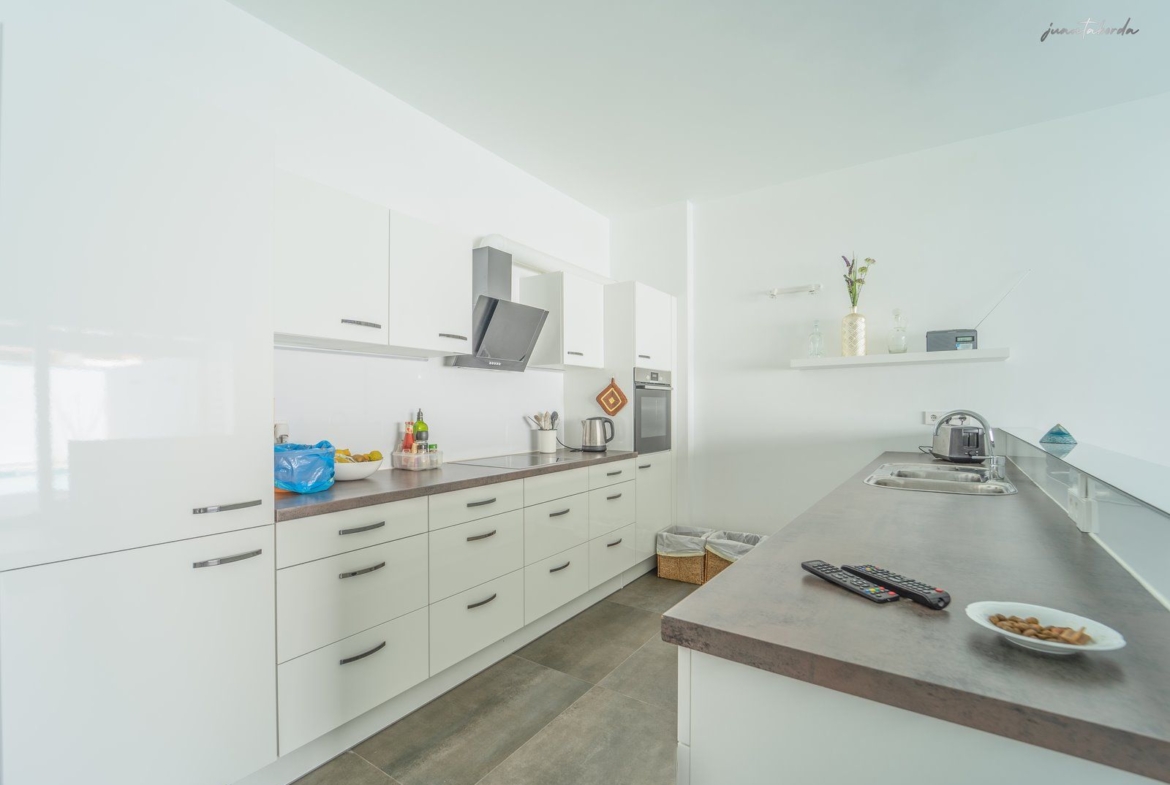 Casa de pueblo con piscina en Campos — 240 m², 5 dormitorios, dos plantas independientes