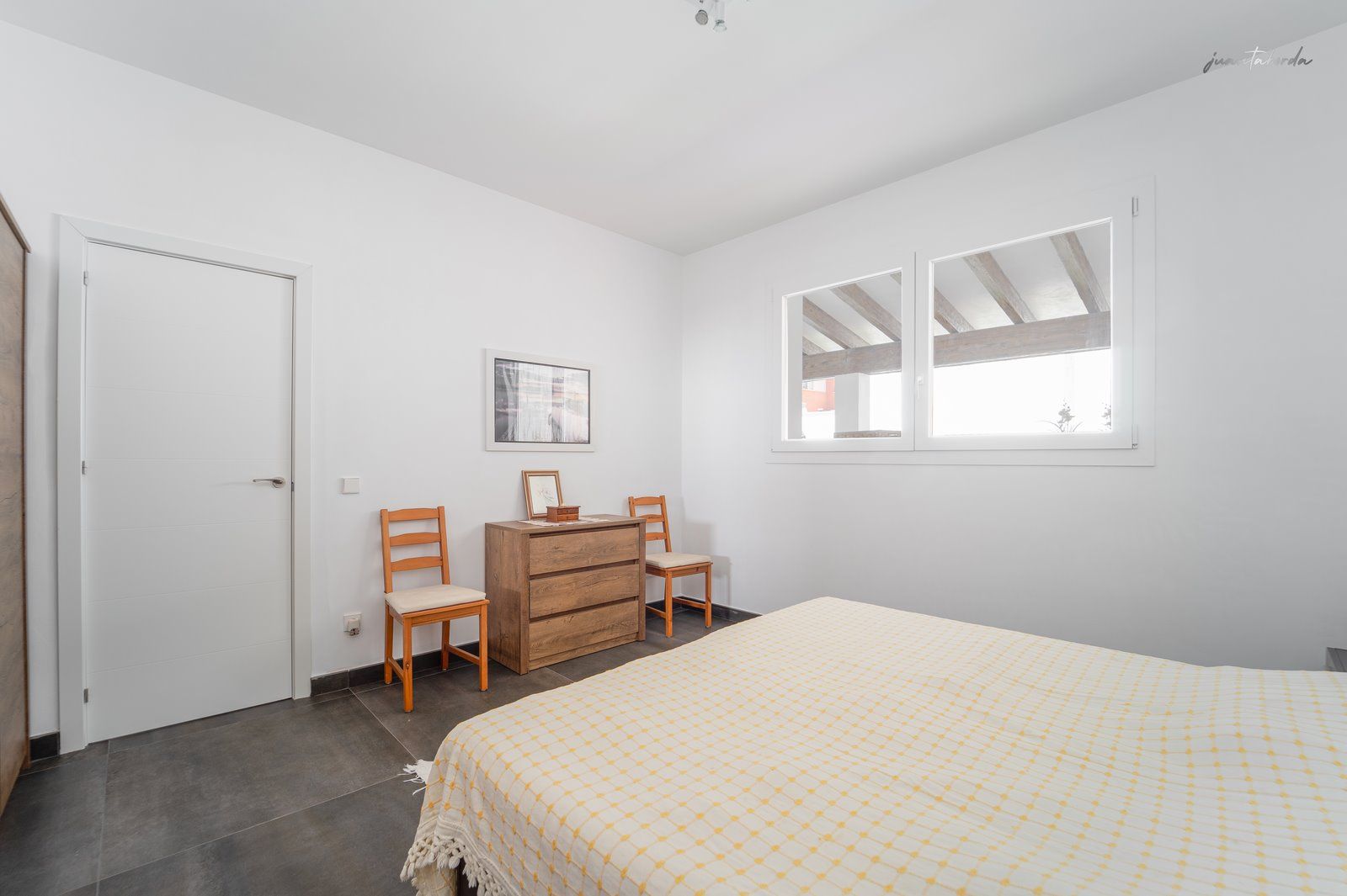Casa de pueblo con piscina en Campos — 240 m², 5 dormitorios, dos plantas independientes