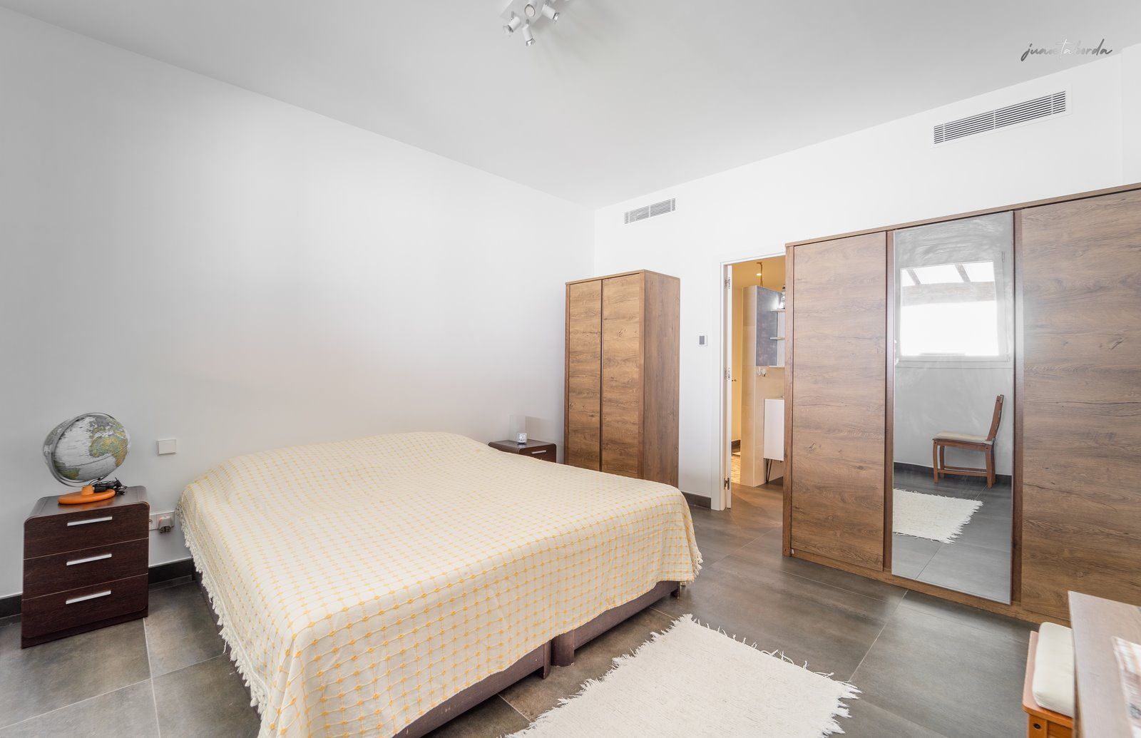 Casa de pueblo con piscina en Campos — 240 m², 5 dormitorios, dos plantas independientes