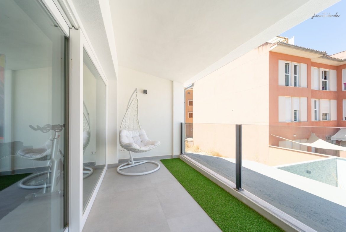 Casa de pueblo con piscina en Campos — 240 m², 5 dormitorios, dos plantas independientes