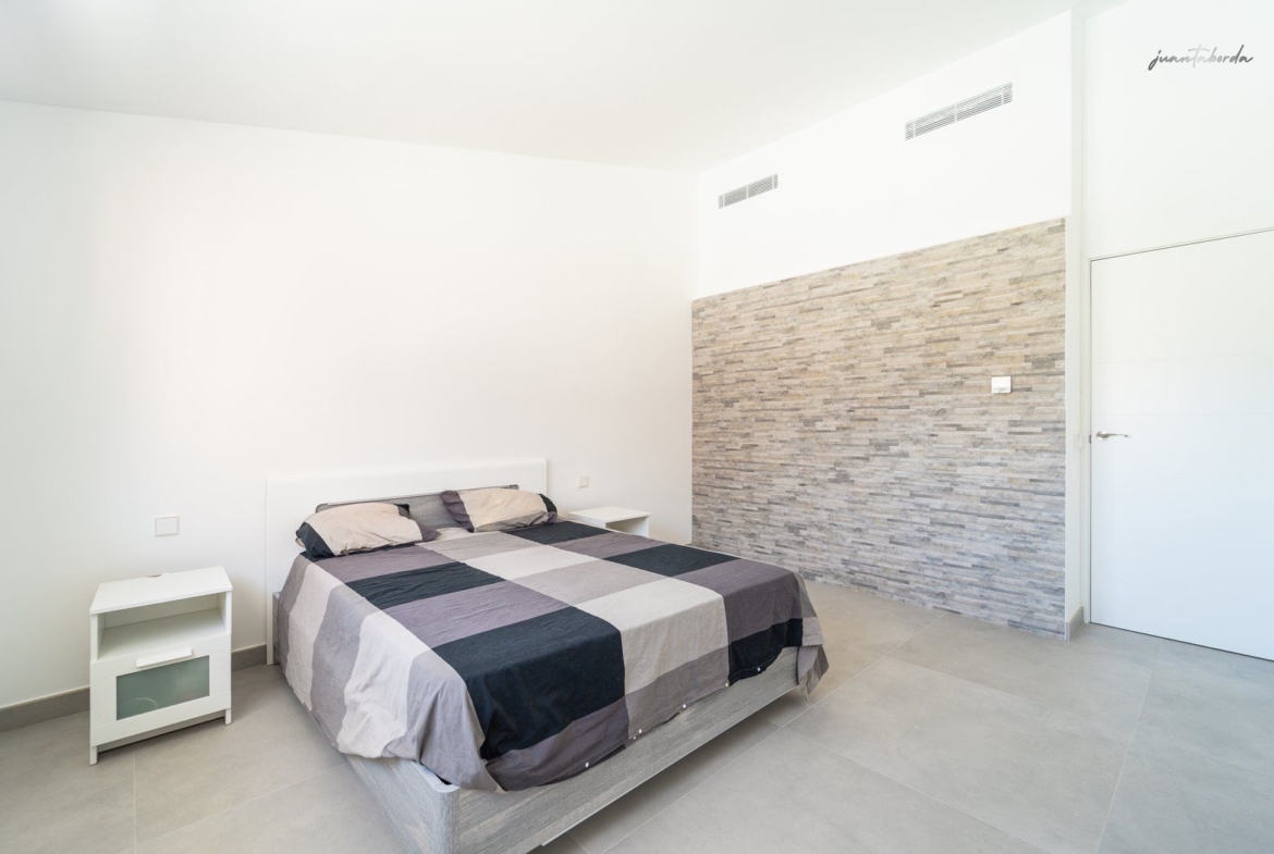 Casa de pueblo con piscina en Campos — 240 m², 5 dormitorios, dos plantas independientes