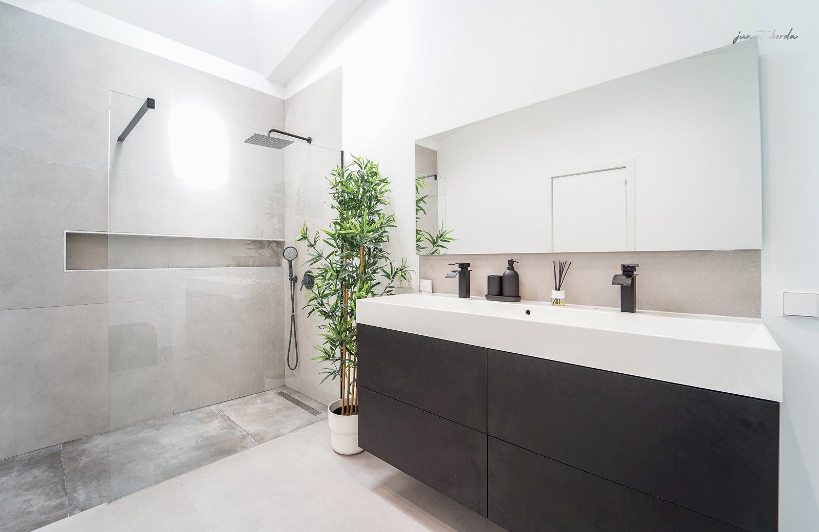 Casa de pueblo con piscina en Campos — 240 m², 5 dormitorios, dos plantas independientes