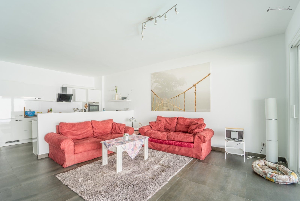 Casa de pueblo con piscina en Campos — 240 m², 5 dormitorios, dos plantas independientes