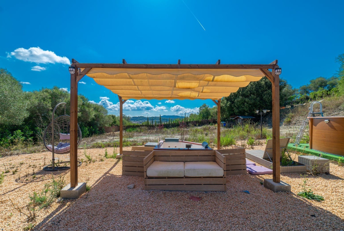 Casa de campo con piscina y vistas en Sineu, Mallorca