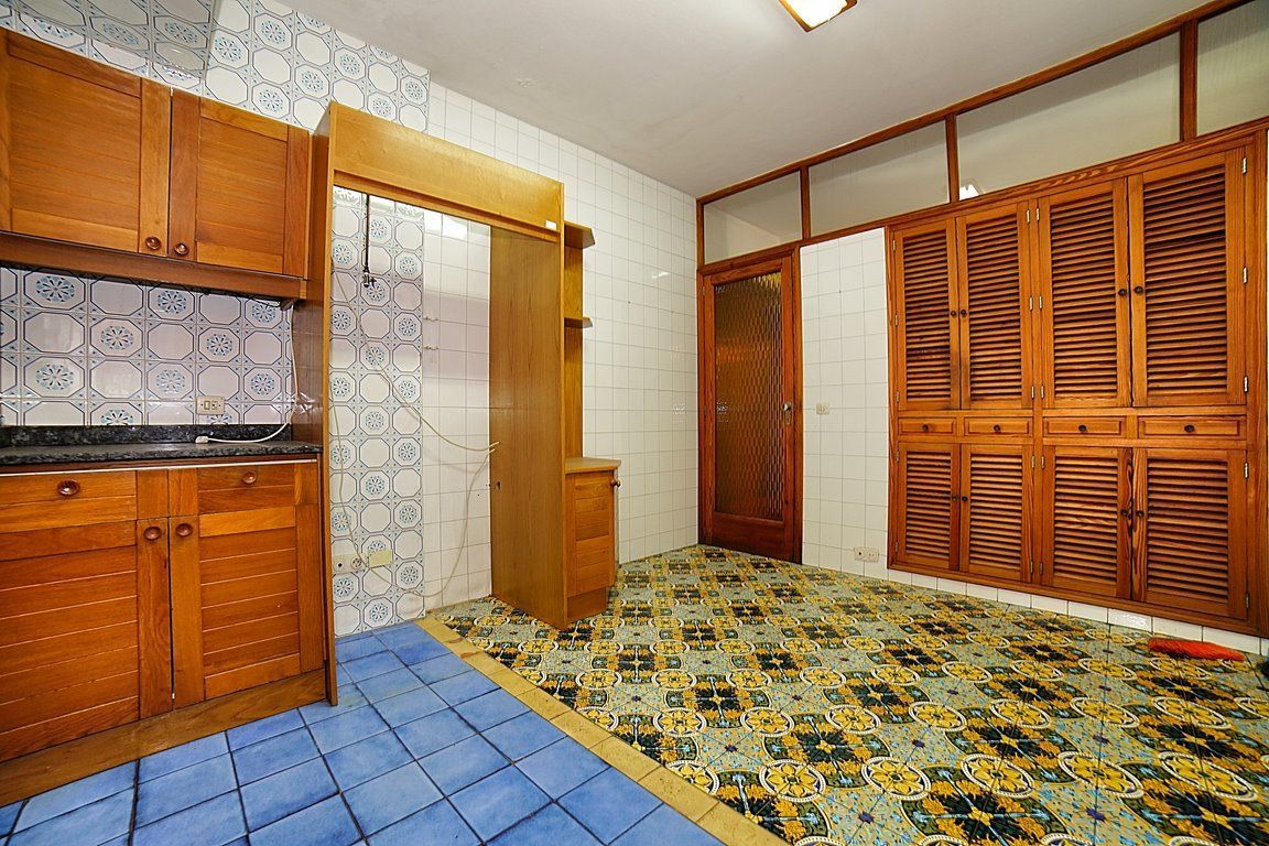 Casa de pueblo en venta en Binissalem con patio y nave anexa