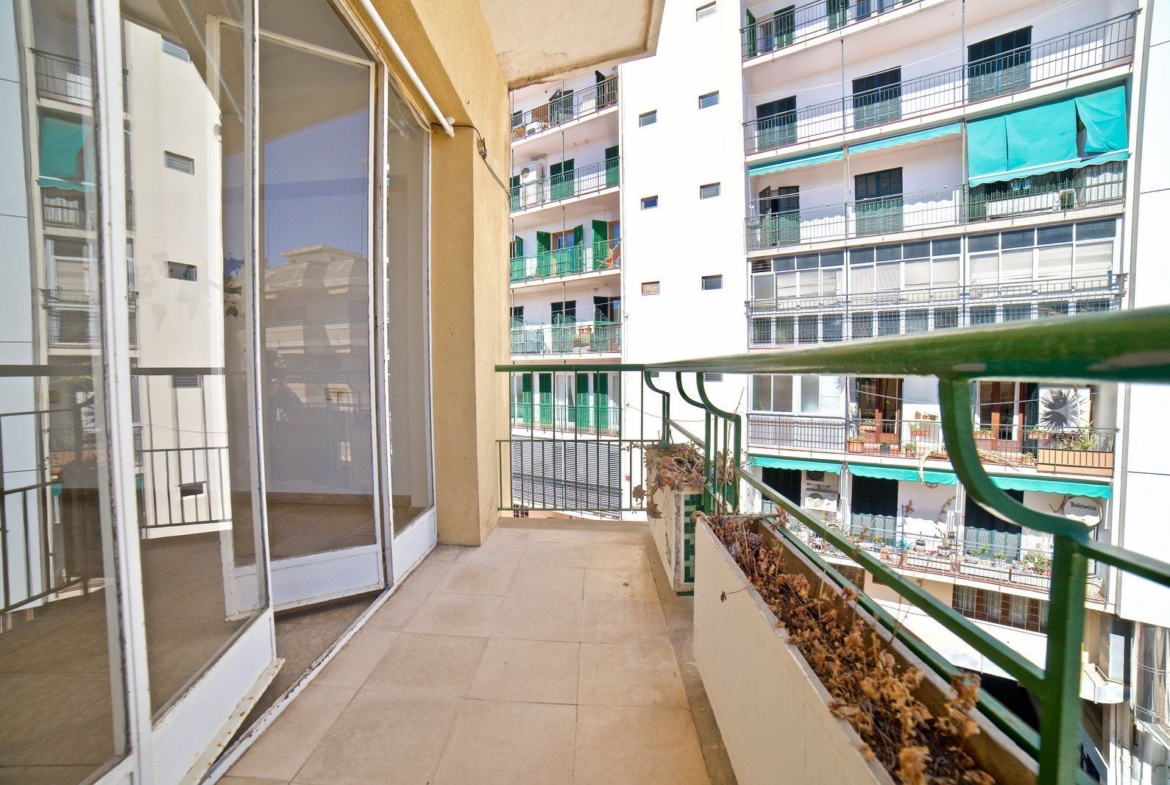 Piso con balcón junto a Jaime III en Palma de Mallorca