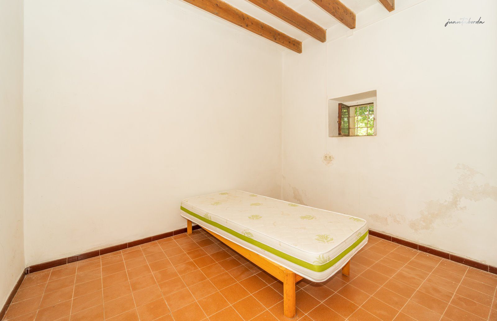 1303-Casa-de-campo-en-venta-junto-a-Campos_-14-Copiar.jpg Casa de campo a reformar en Campos con 14.000 m² de parcela
