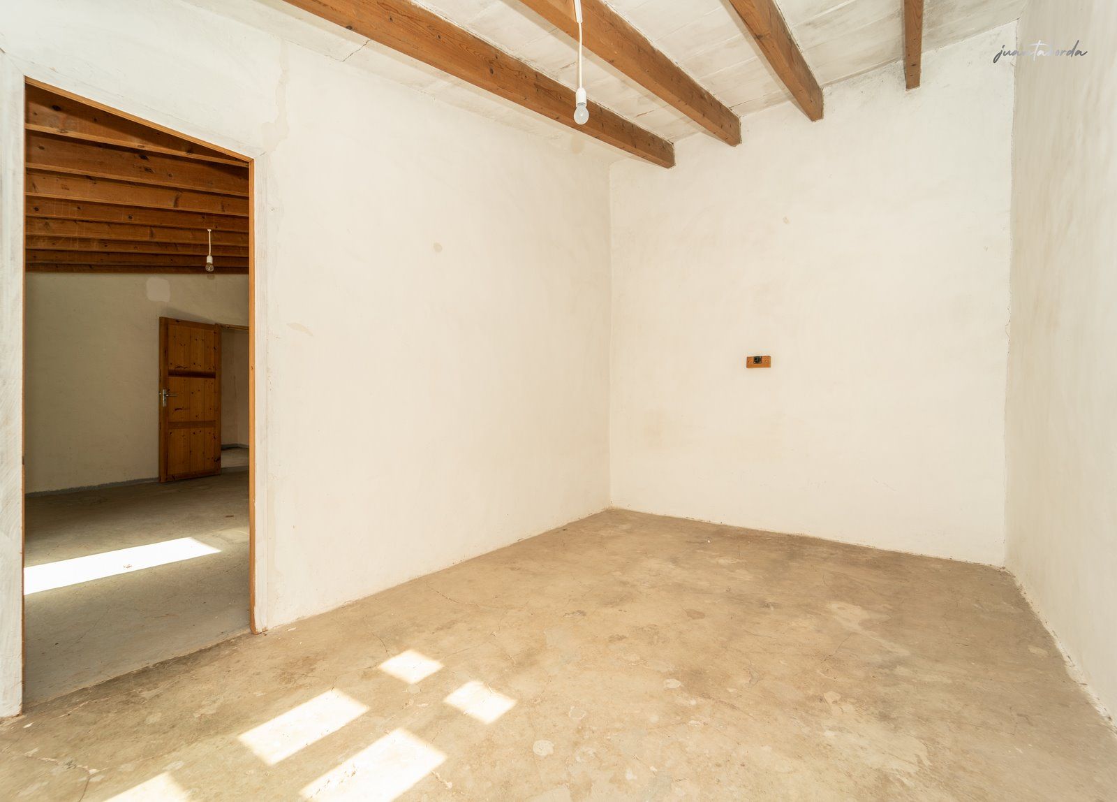 1303-Casa-de-campo-en-venta-junto-a-Campos_-23-Copiar.jpg Casa de campo a reformar en Campos con 14.000 m² de parcela