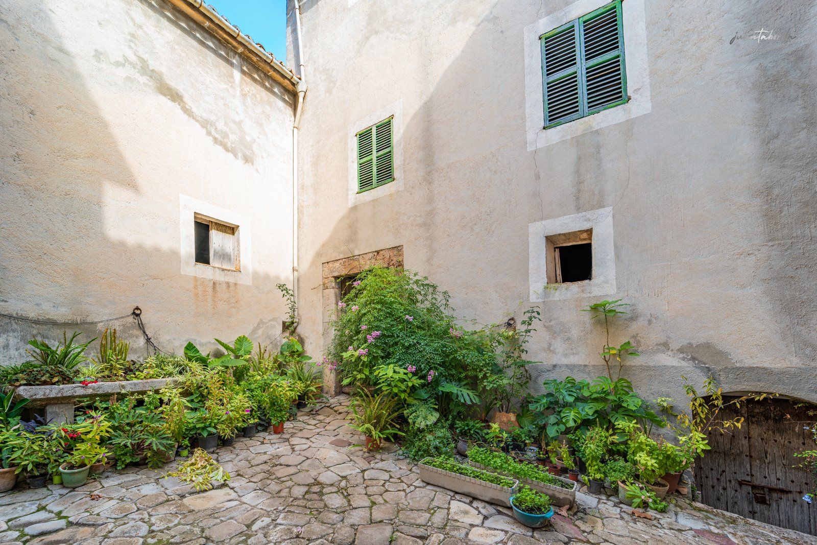 1304-Posesion-historica-en-venta-en-Mallorca-12-Copiar.jpg Historic Estate with Defense Tower and 311 Hectares with Sea Views Near Estellencs