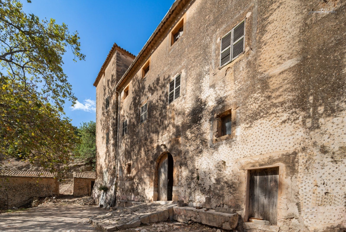 Historic Estate with Defense Tower and 311 Hectares with Sea Views Near Estellencs