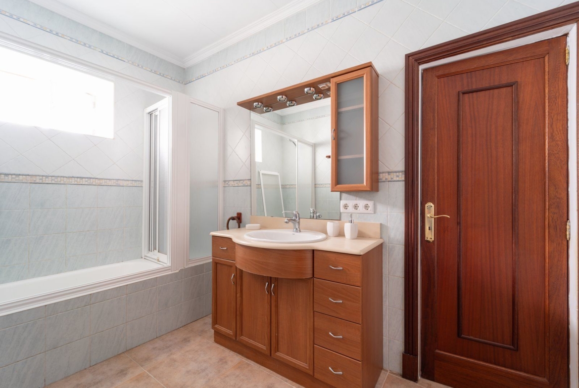 Townhouse for Rent in Felanitx | Terrace, 3 Beds, A/C