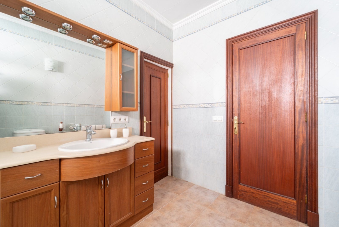 Townhouse for Rent in Felanitx | Terrace, 3 Beds, A/C