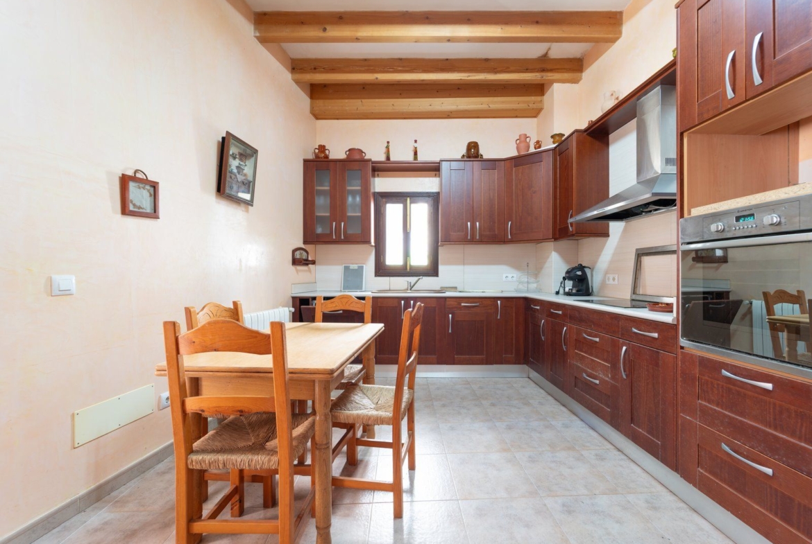 Townhouse for Rent in Felanitx | Terrace, 3 Beds, A/C