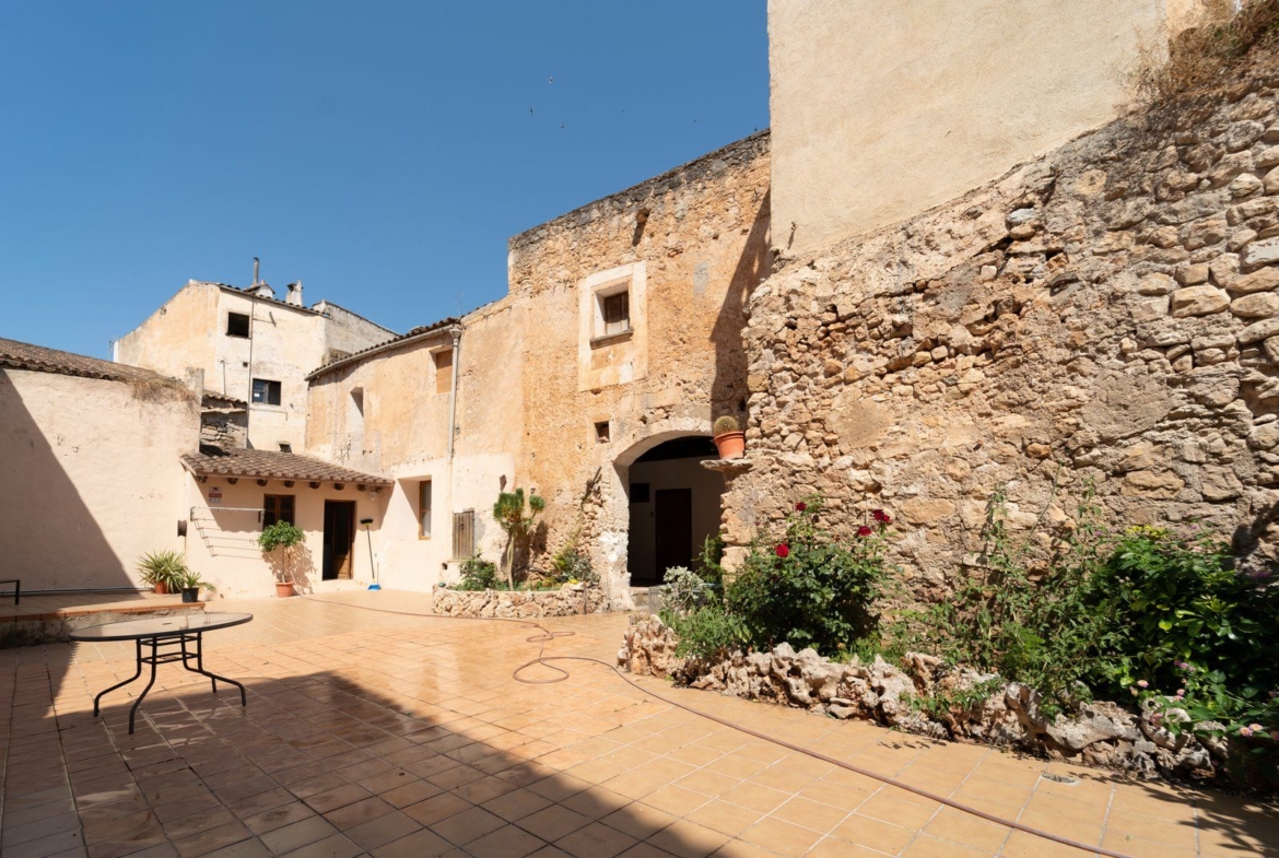Townhouse for Rent in Felanitx | Terrace, 3 Beds, A/C