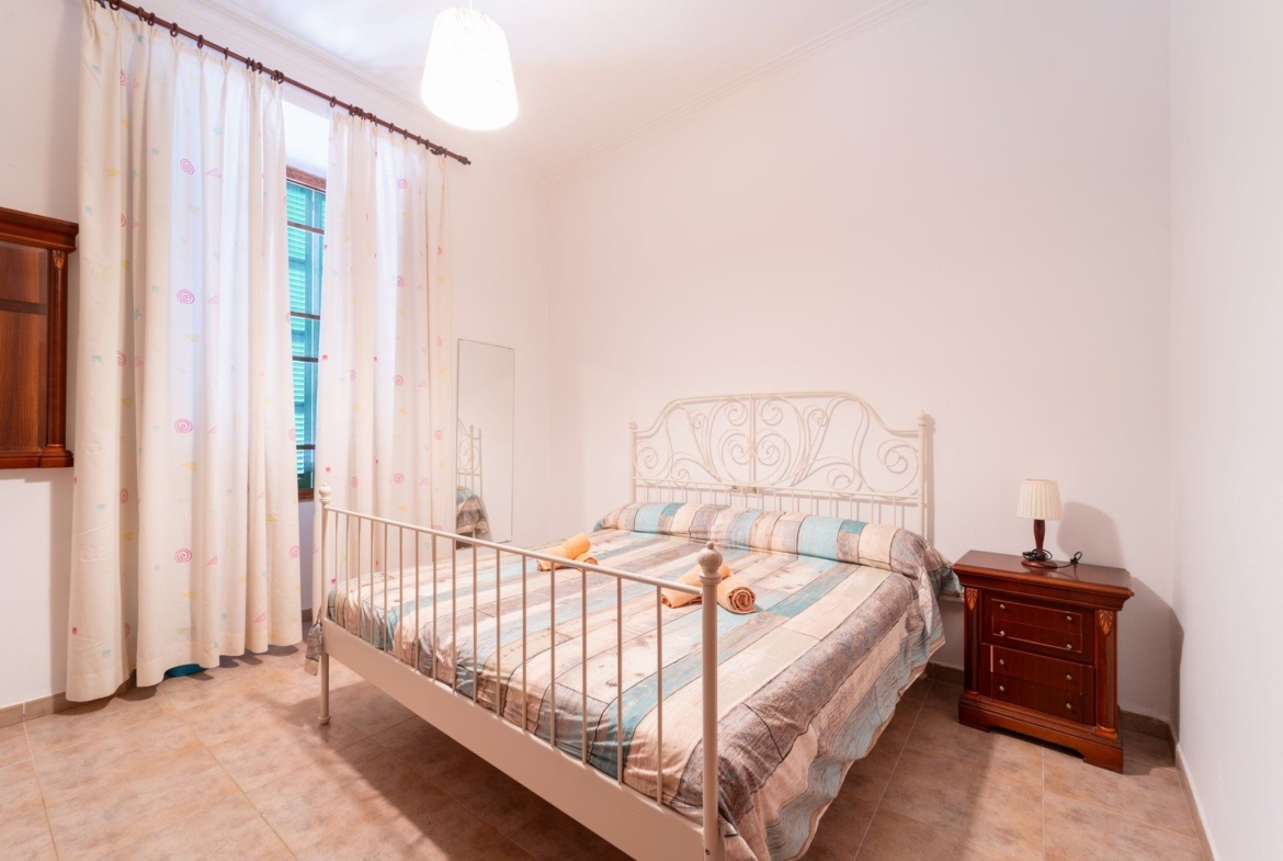 Townhouse for Rent in Felanitx | Terrace, 3 Beds, A/C
