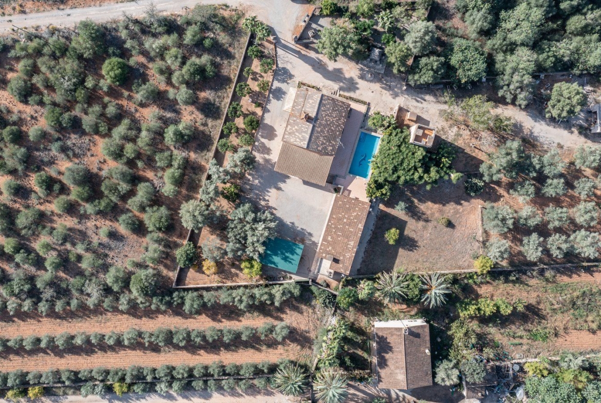 Casa de campo con piscina y casa de invitados en Campos
