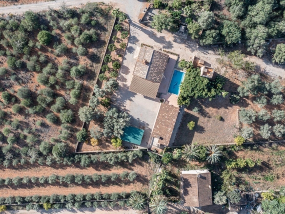 Casa de campo con piscina y casa de invitados en Campos