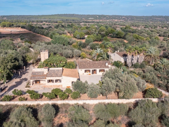 Casa de campo con piscina y casa de invitados en Campos