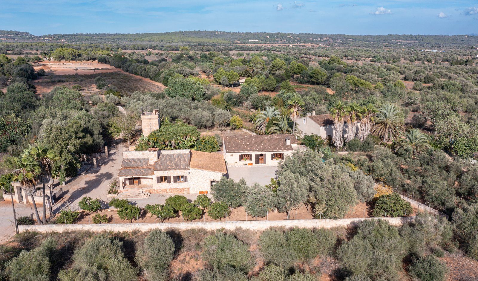 Casa de campo con piscina y casa de invitados en Campos