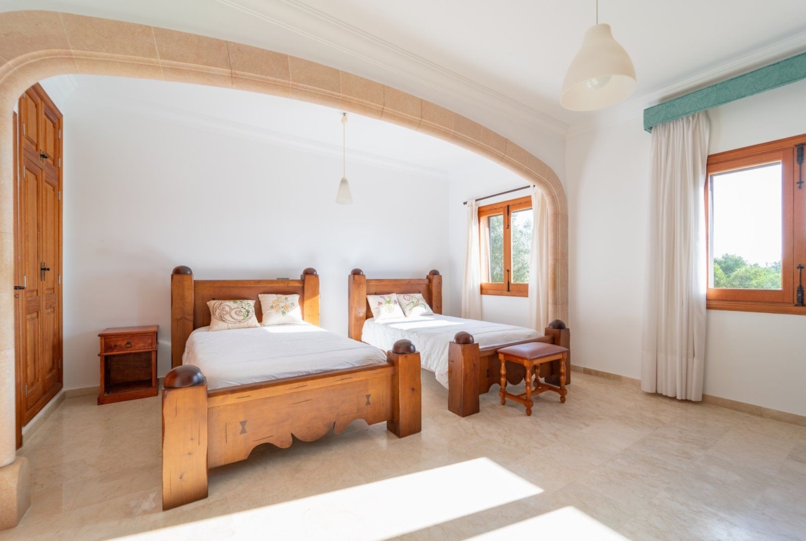 Casa de campo con piscina y casa de invitados en Campos