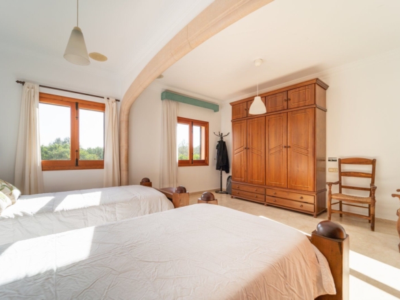 Casa de campo con piscina y casa de invitados en Campos