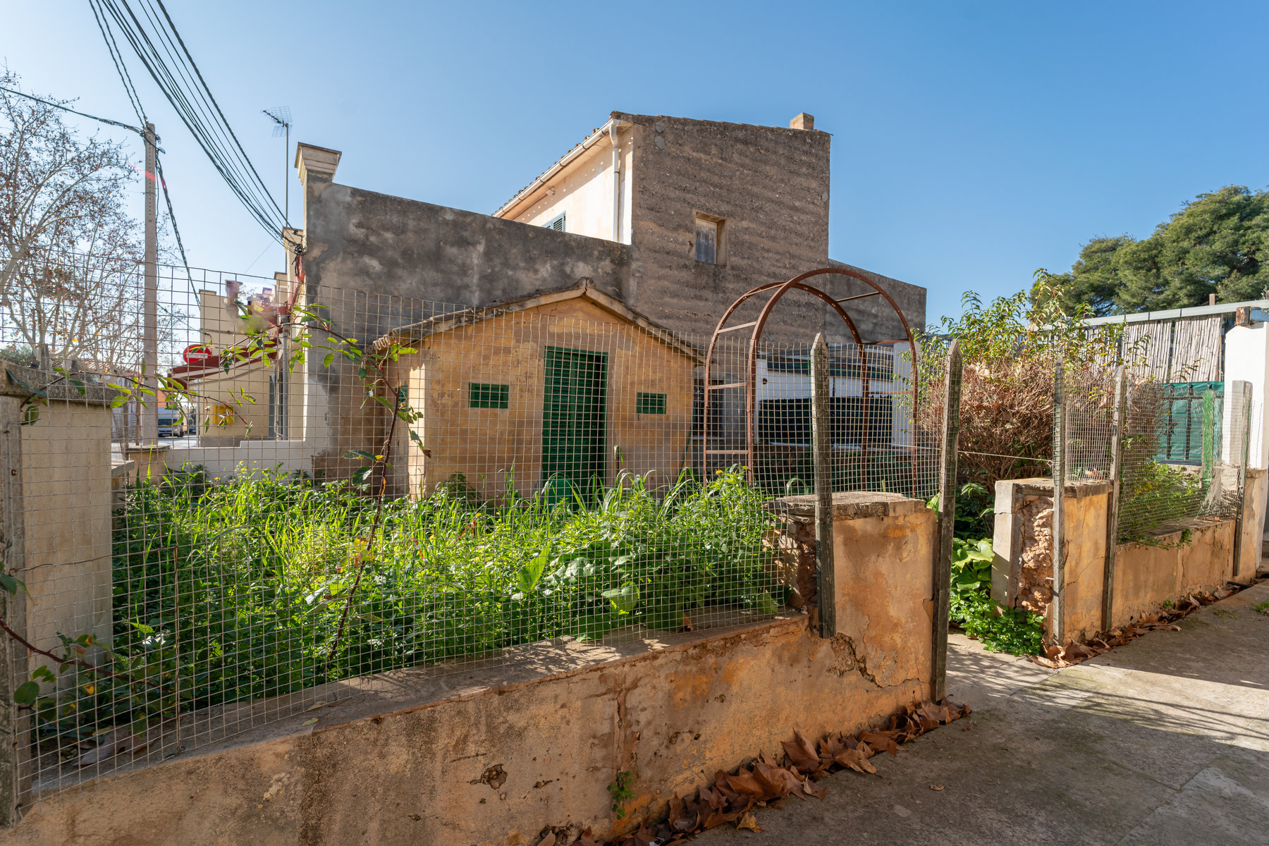 1369-Casa-a-reformar-en-venta-en-Ses-Salines_-25.jpg 2-Bed Fixer-Upper With Garden in Son Sardina, Palma