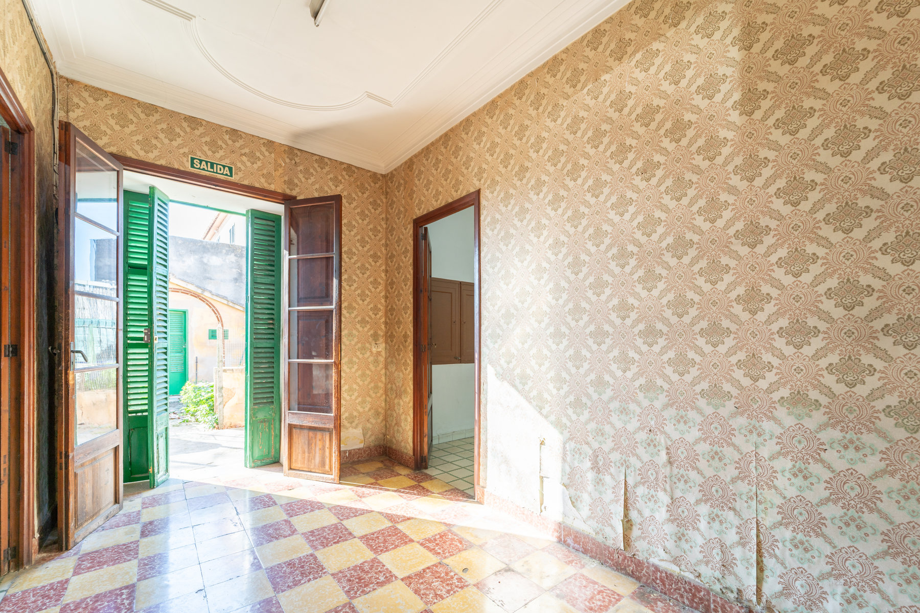1369-Casa-a-reformar-en-venta-en-Ses-Salines_-4.jpg 2-Bed Fixer-Upper With Garden in Son Sardina, Palma