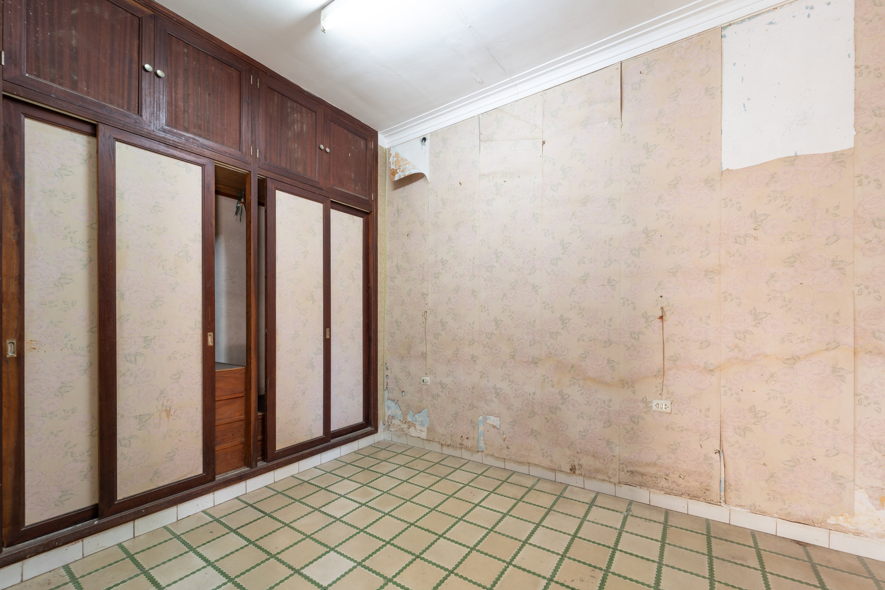 1369-Casa-a-reformar-en-venta-en-Ses-Salines_-7.jpg 2-Bed Fixer-Upper With Garden in Son Sardina, Palma