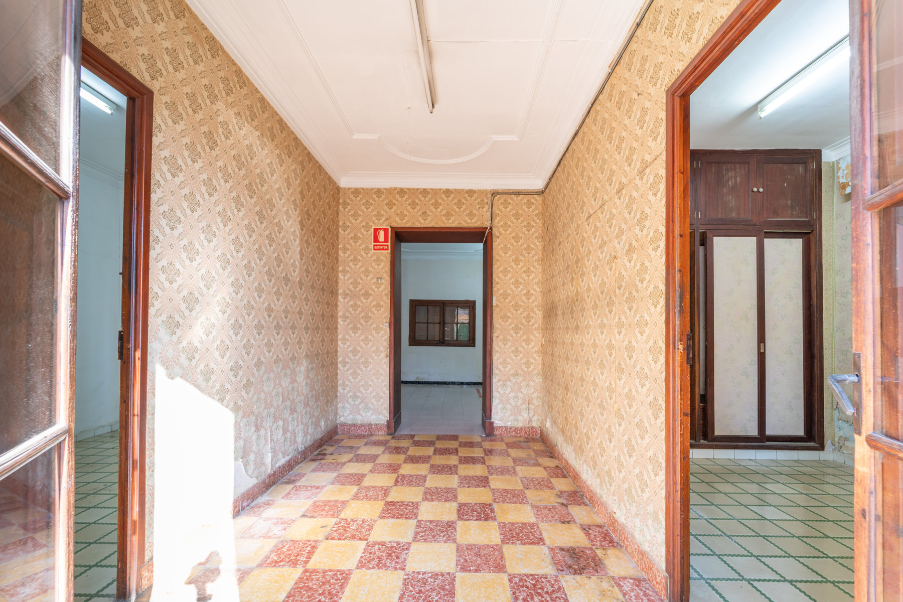 1369-Casa-a-reformar-en-venta-en-Ses-Salines_.jpg Casa a reformar con jardín en Son Sardina, Palma