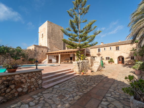 Casa de campo en Santanyí con piscina, 5 dormitorios y terraza