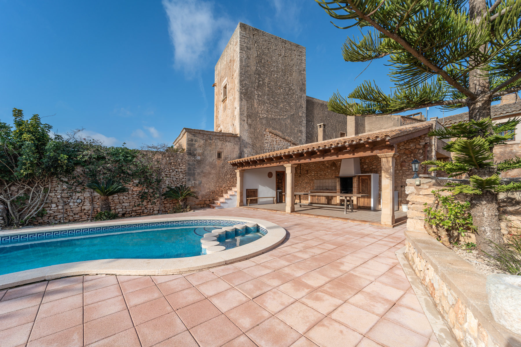1394-Country-Estate-for-sale-with-swimming-pool-in-Santanyi-4.jpg Landhaus in Santanyí mit Pool, 5 Schlafzimmern & Terrassen