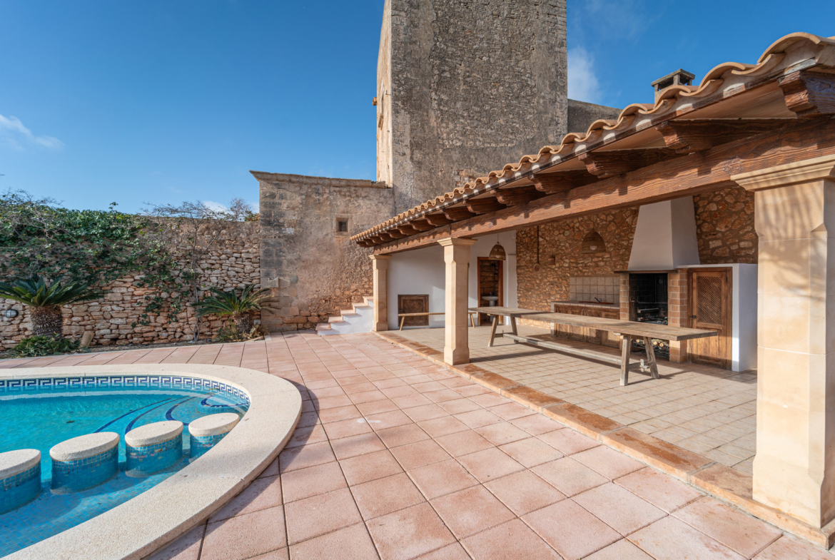 Landhaus in Santanyí mit Pool, 5 Schlafzimmern & Terrassen