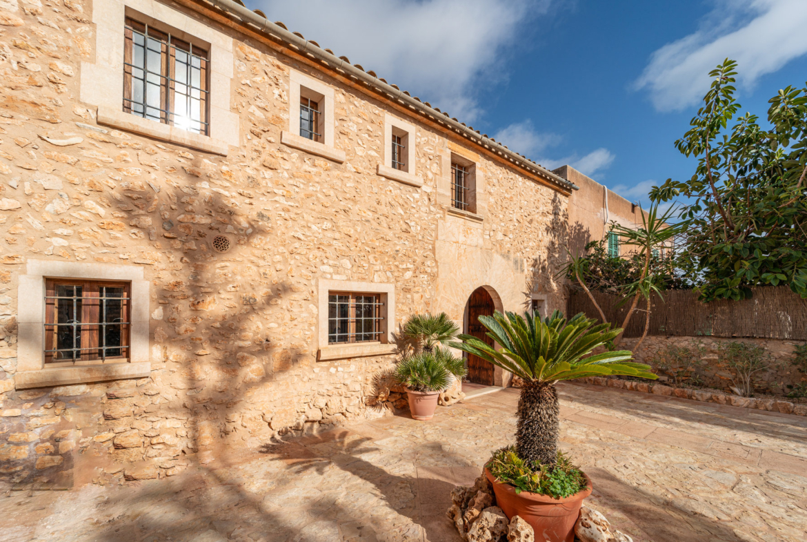 Landhaus in Santanyí mit Pool, 5 Schlafzimmern & Terrassen