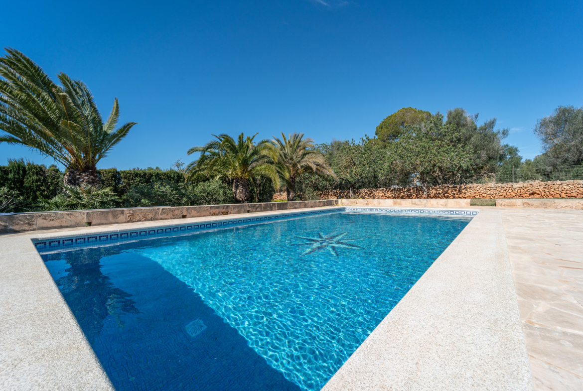 Country House with Pool for Rent Near Ses Salines, Mallorca