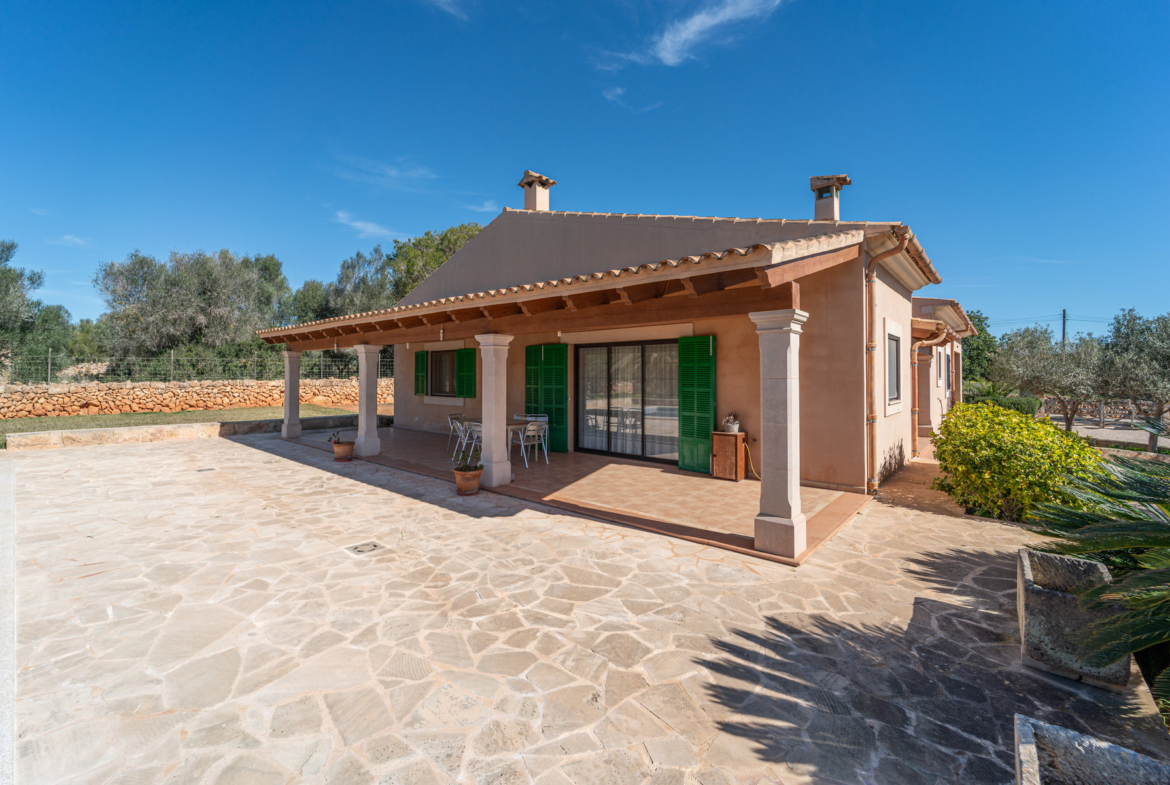 Country House with Pool for Rent Near Ses Salines, Mallorca