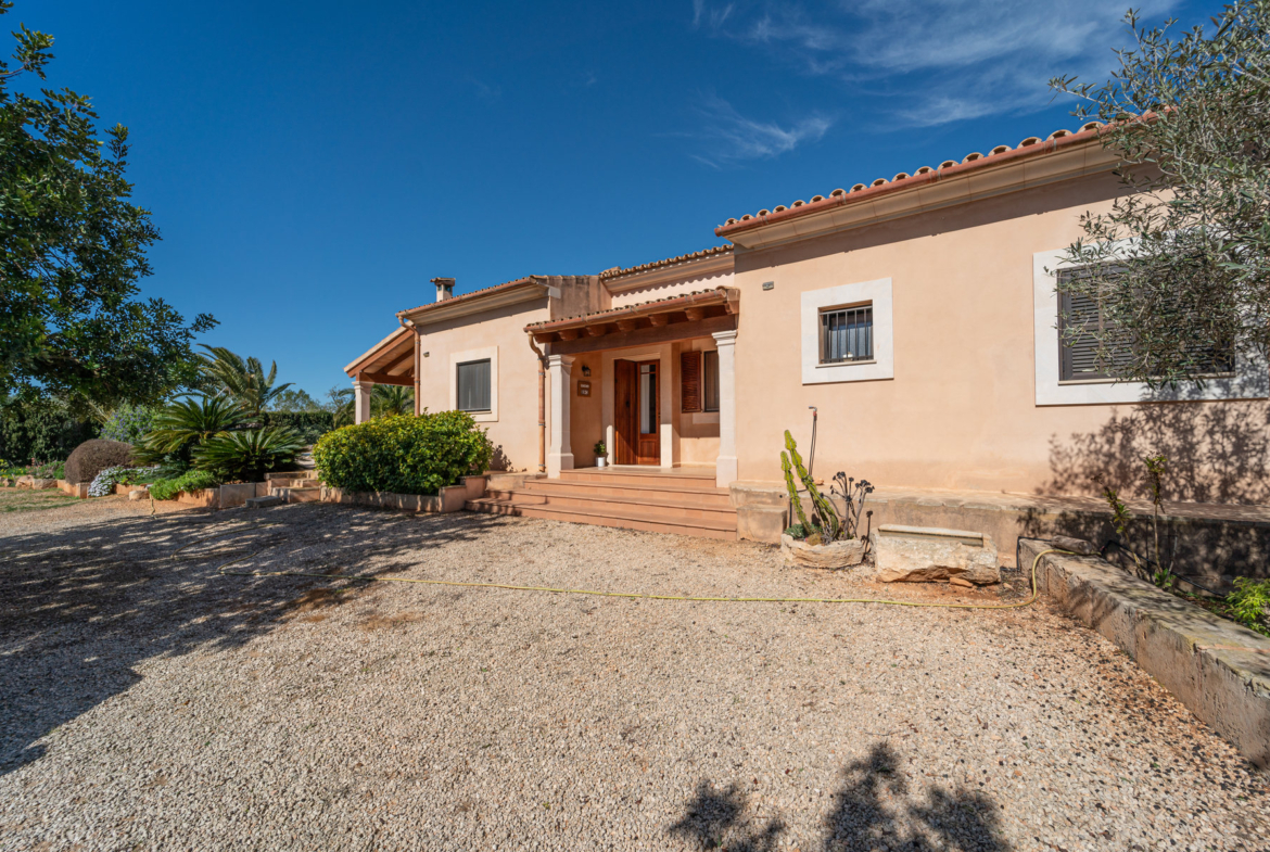 Country House with Pool for Rent Near Ses Salines, Mallorca