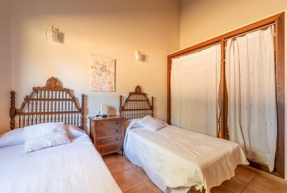 Country House with Pool for Rent Near Ses Salines, Mallorca