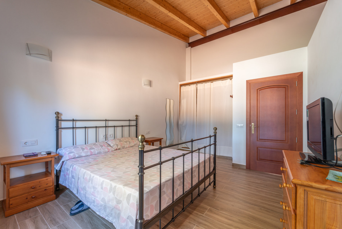 Country House with Pool for Rent Near Ses Salines, Mallorca