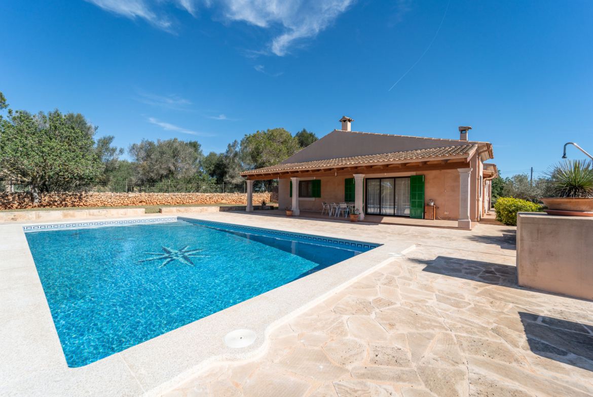 Country House with Pool for Rent Near Ses Salines, Mallorca
