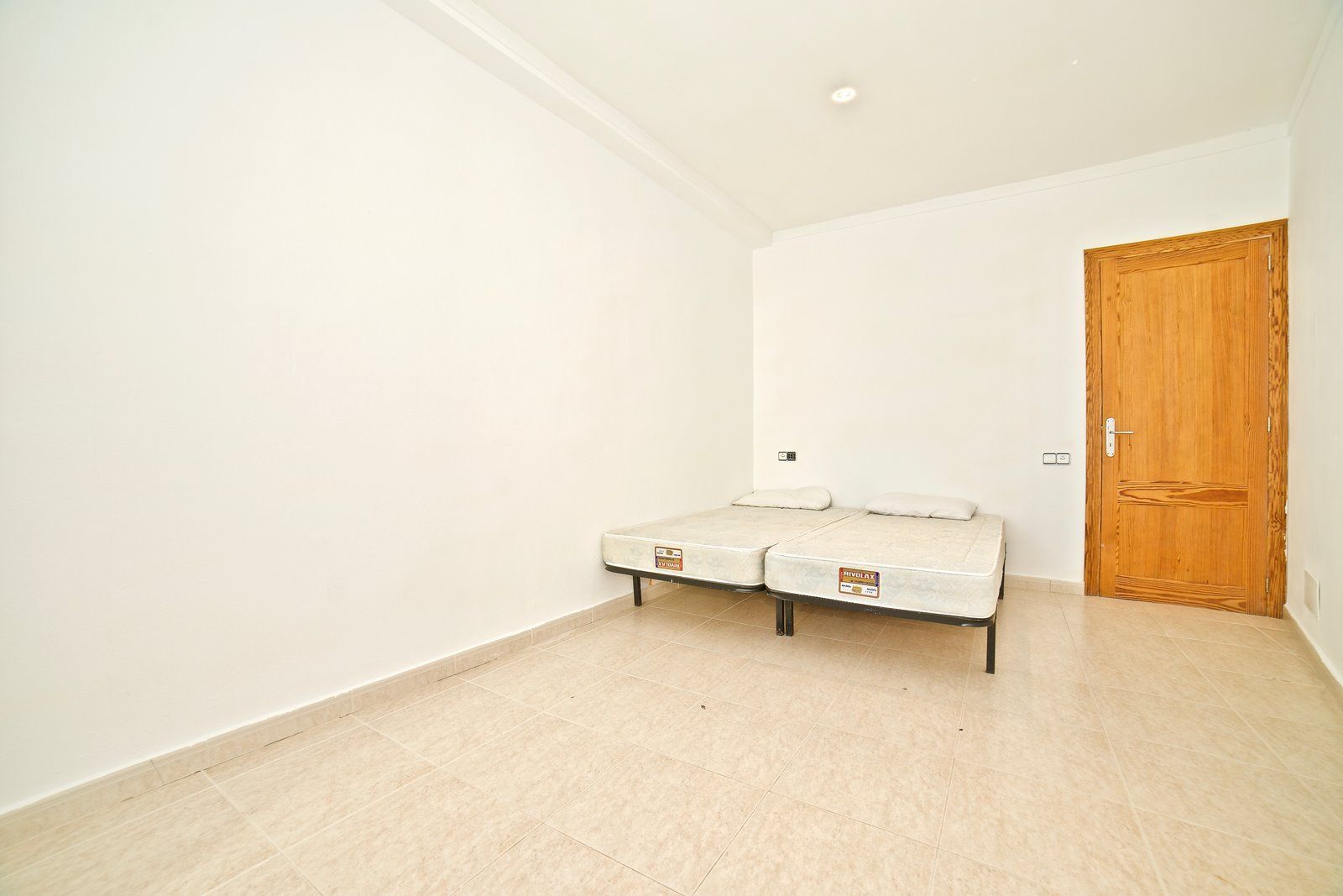 14-Villasyfincasmallorca-1.jpg Casa de pueblo renovada en venta en Santanyí con local