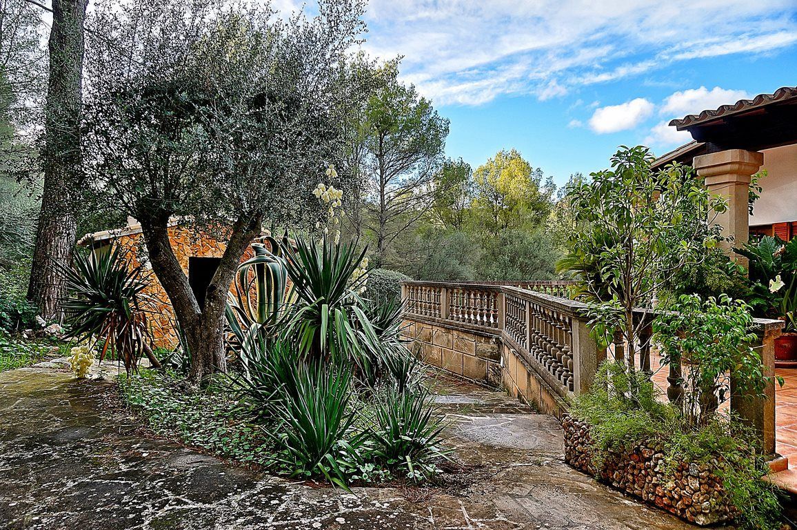Villa con vistas y piscina en la Sierra de Tramuntana – Esporles