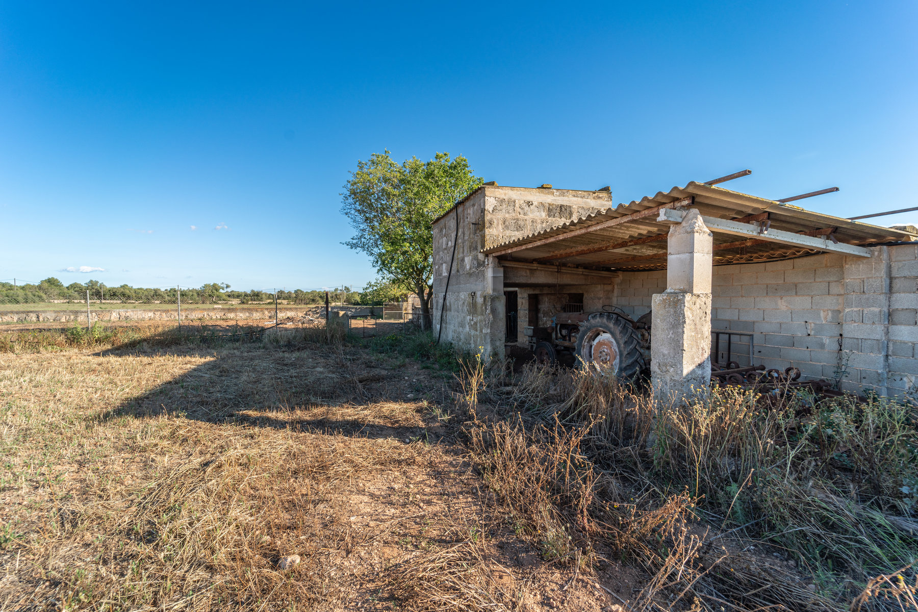 1408-Country-Estate-for-sale-next-to-Llucmajor.12.jpg Rustikale Finca mit eigenem Brunnen und Bergblick bei Llucmajor